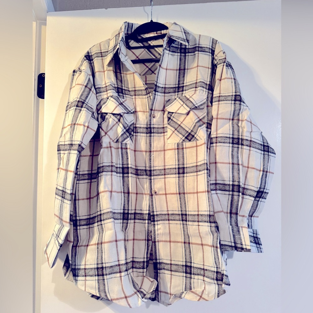 Brand new SHIRLEY & STONE TAMMY
FLANNEL SHIRT - CREAM
PLAID